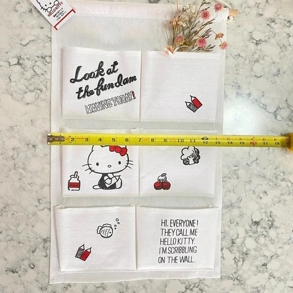 Hello Kitty Canvas Wall Organizer - Picture 5 of 7